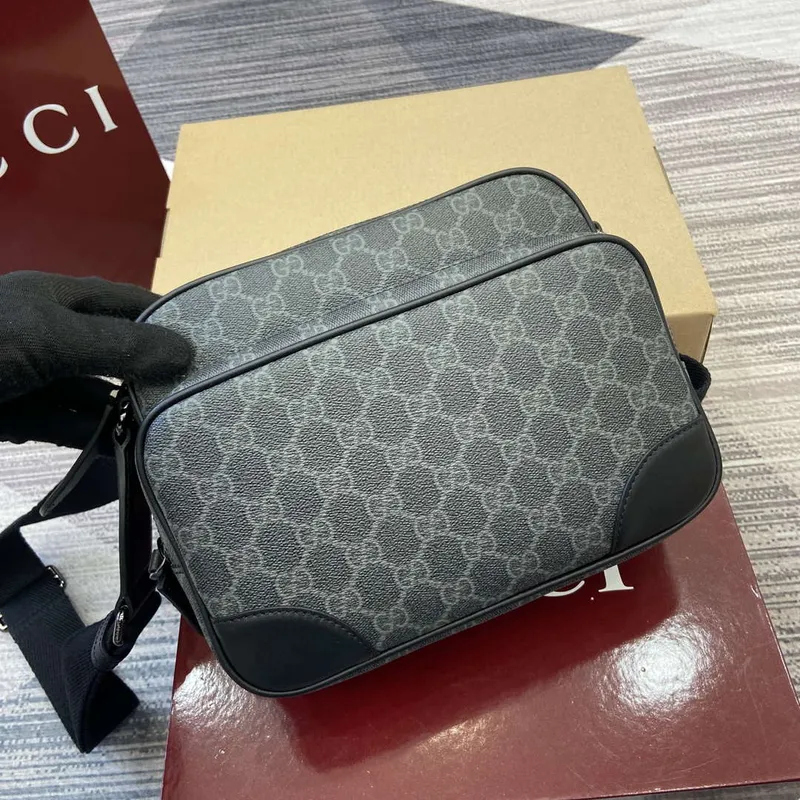 Gucci 821160 GG Emblem medium crossbody bag Black