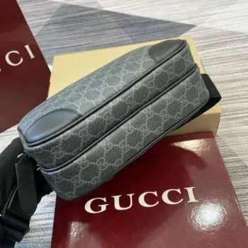 Gucci 821160 GG Emblem medium crossbody bag Black