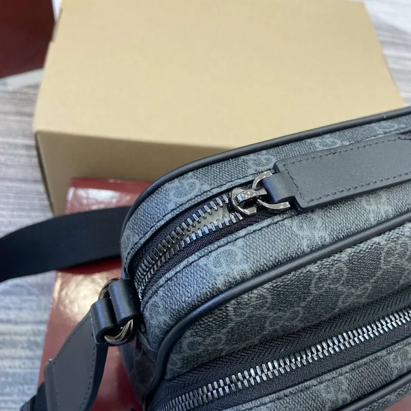 Gucci 821160 GG Emblem medium crossbody bag Black