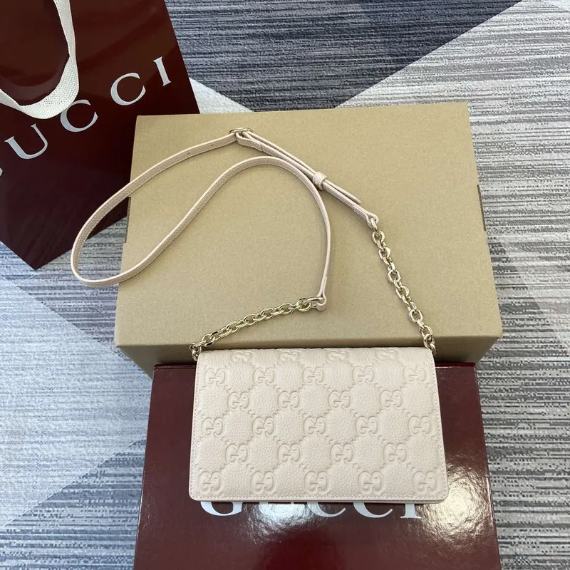 Gucci 818705 GG Emblem super mini shoulder bag Beige