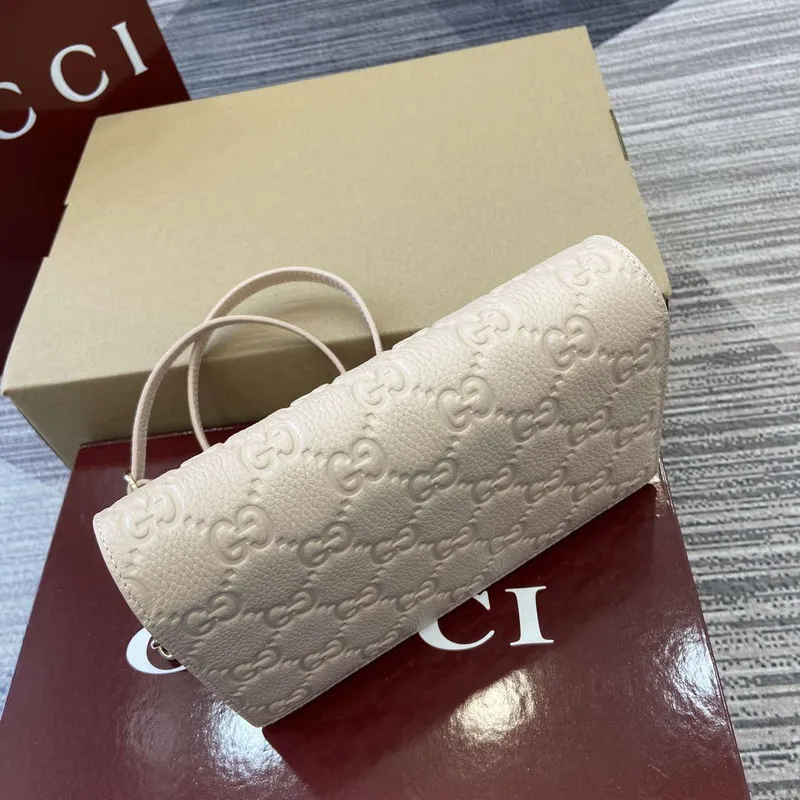 Gucci 818705 GG Emblem super mini shoulder bag Beige