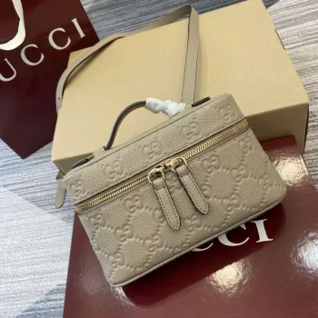 Gucci 815949 GG Emblem super mini bag Apricot