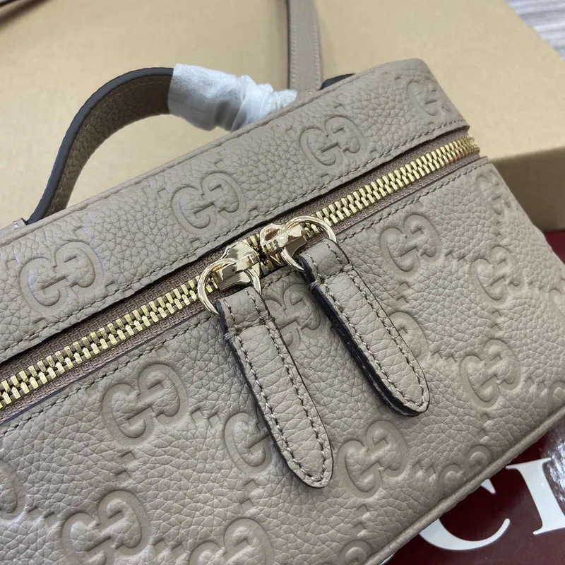 Gucci 815949 GG Emblem super mini bag Apricot