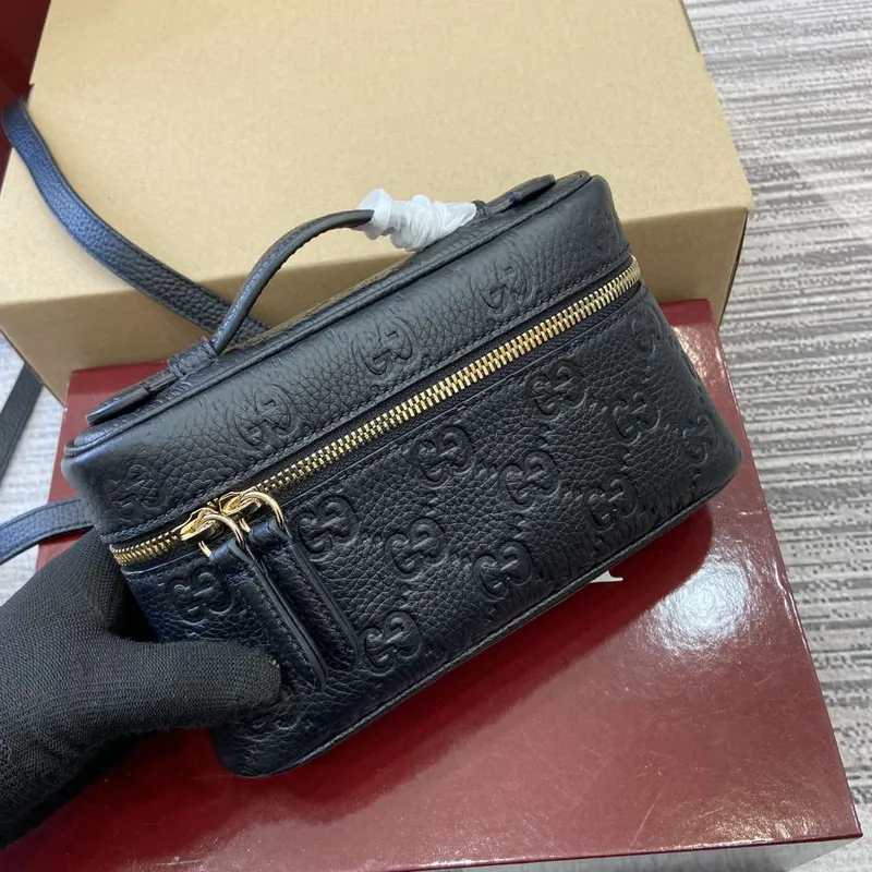 Gucci 815949 GG Emblem super mini bag Black