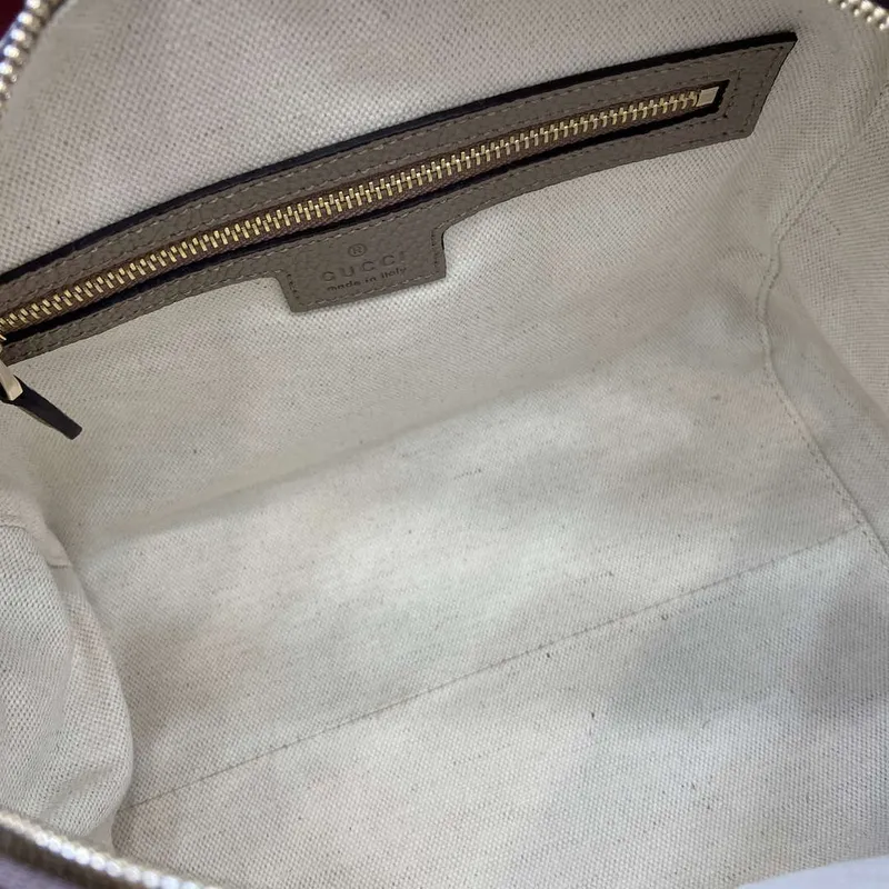 Gucci 815255 GG Emblem Small top handle bag Apricot