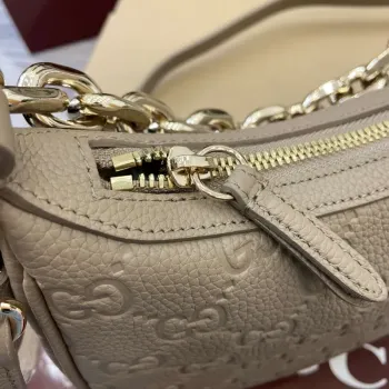 Gucci 820453 GG Emblem Medium Shoulder bag Apricot