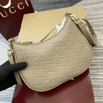 Gucci 820453 GG Emblem Medium Shoulder bag Apricot