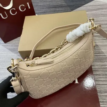 Gucci 820453 GG Emblem Medium Shoulder bag Beige