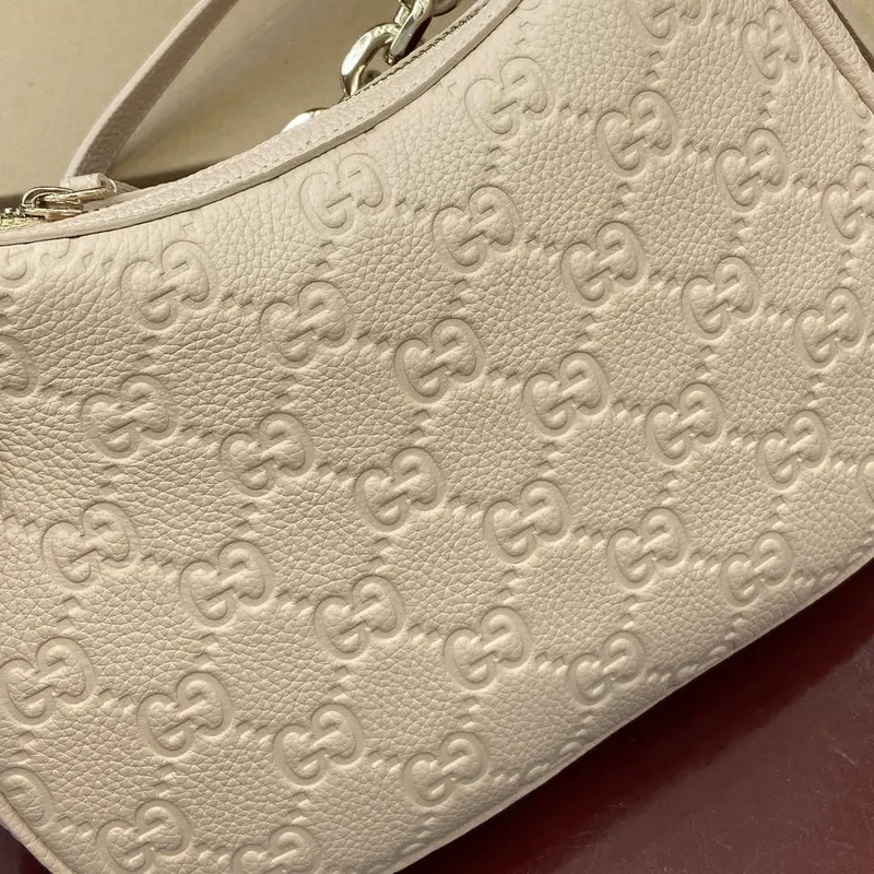 Gucci 820453 GG Emblem Medium Shoulder bag Beige