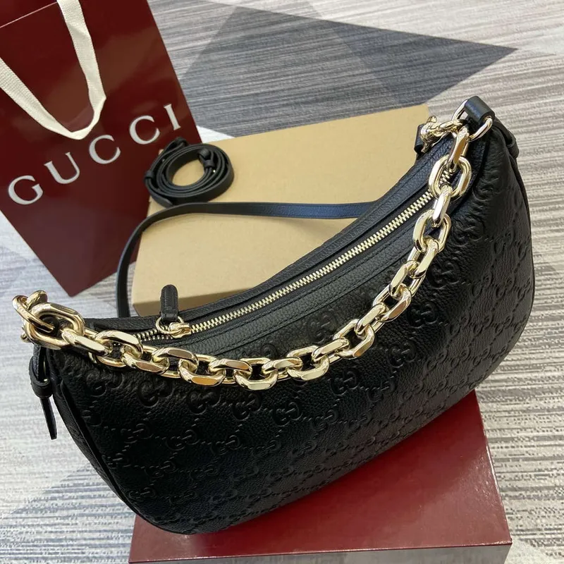 Gucci 820453 GG Emblem Medium Shoulder bag Black