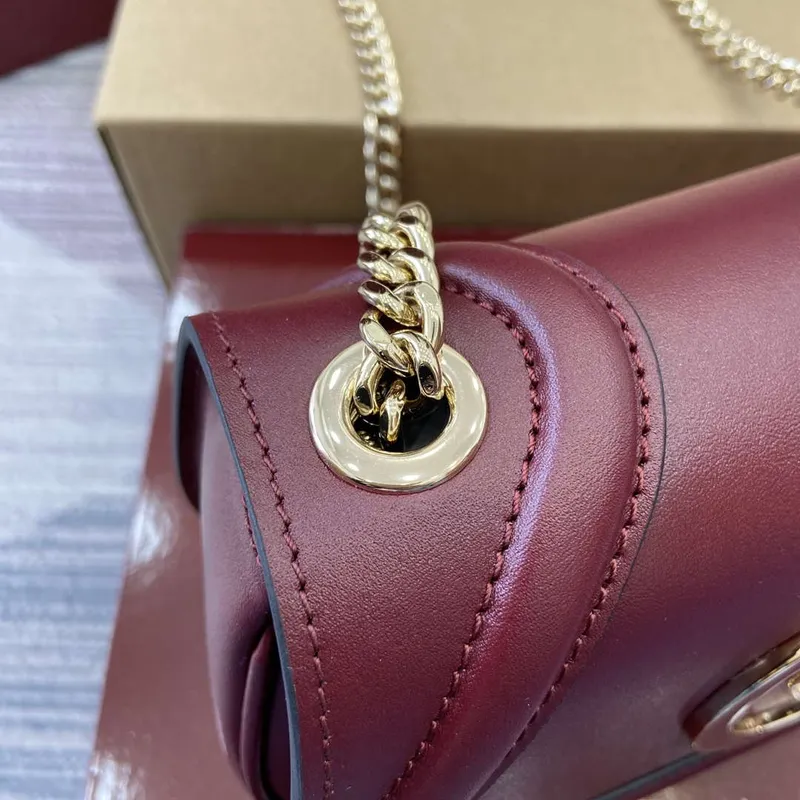 Gucci 815711 Gucci Blondie mini shoulder bag Wine Red