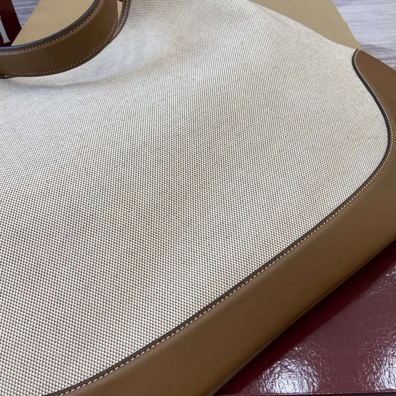 Gucci 815924 Gucci B Medium Shoulder Bag Natural cotton linen canvas Brown