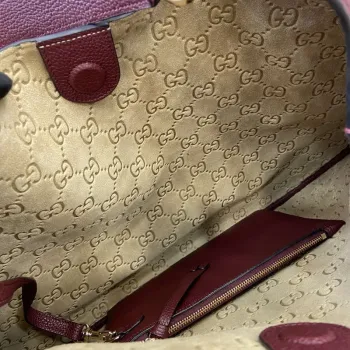 Gucci 815924 Gucci B Medium Shoulder Bag Wine red