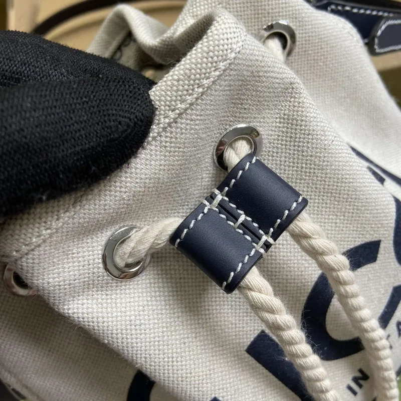 Gucci 777166 Shoulder Bag With Gucci Print Blue leather trim