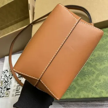 Gucci 777166 Shoulder Bag With Gucci Print Light brown leather trim