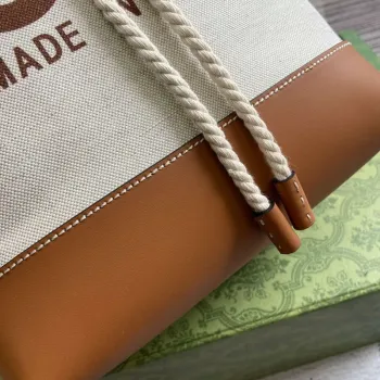 Gucci 772856 Shoulder Bag With Gucci Print Light brown leather trim