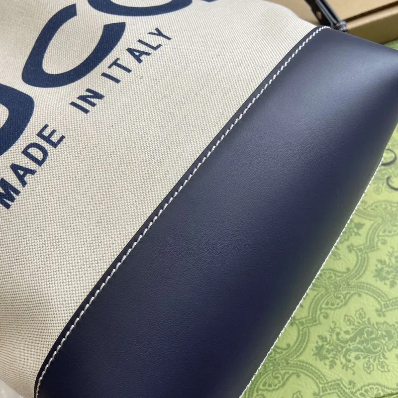 Gucci 772856 Shoulder Bag With Gucci Print Black leather trim