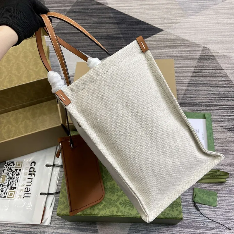 Gucci 772176 Medium Tote Bag With Gucci Print Light brown leather trim