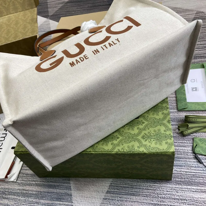 Gucci 772176 Medium Tote Bag With Gucci Print Light brown leather trim