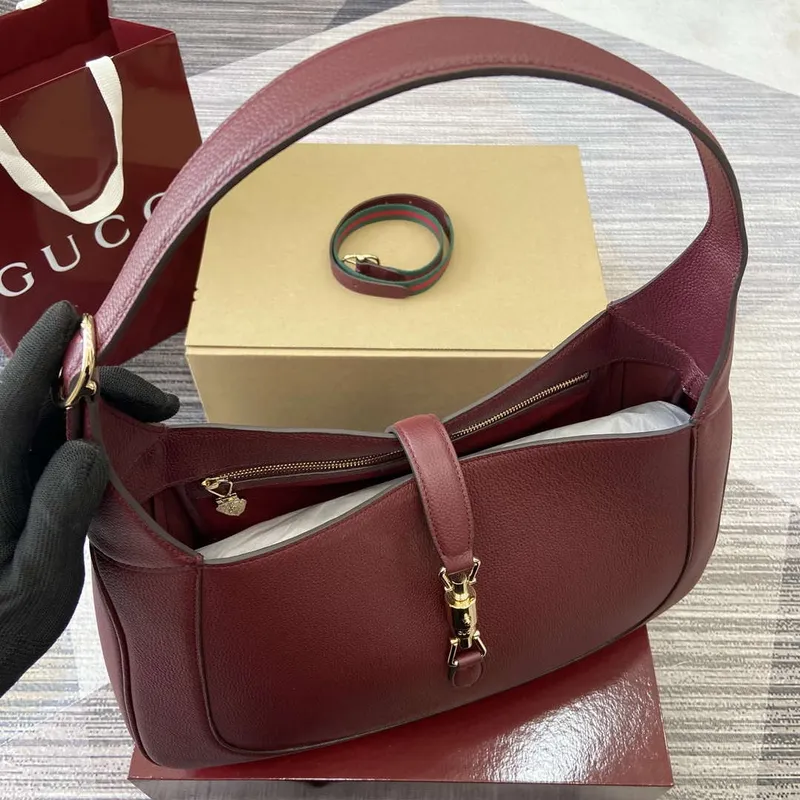 Gucci 813650 Jackie Large Shoulder Bag Red