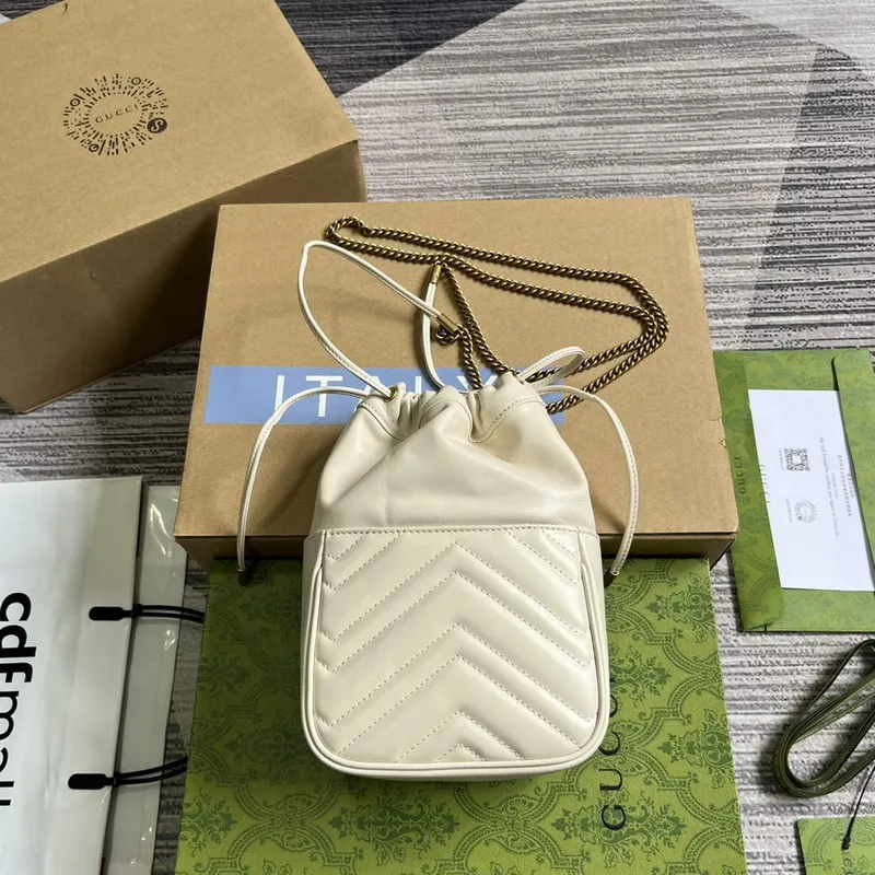 Gucci   746433 GG Marmont Mini Bucket Bag White