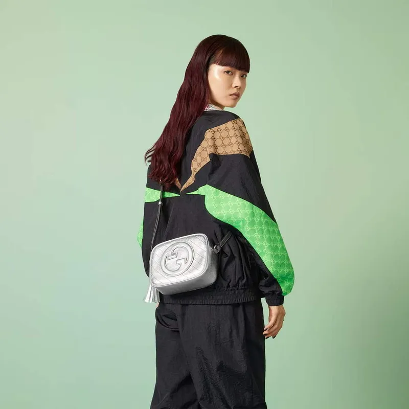 Gucci 742360 Gucci Blondie small shoulder bag Metallic silver Leather