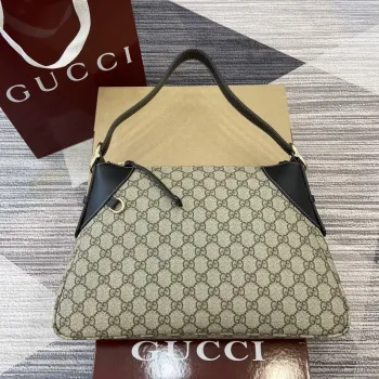 Gucci 815217 GG Emblem Medium Shoulder Bag Black