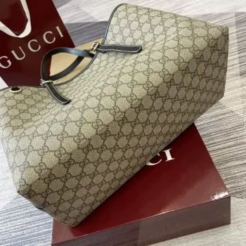 Gucci 815213 GG Emblem Medium Tote Bag Black