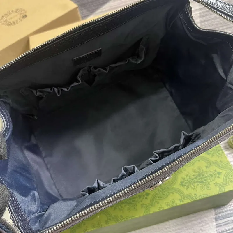 Gucci 739391 Gucci Savoy Toiletry Case Blue