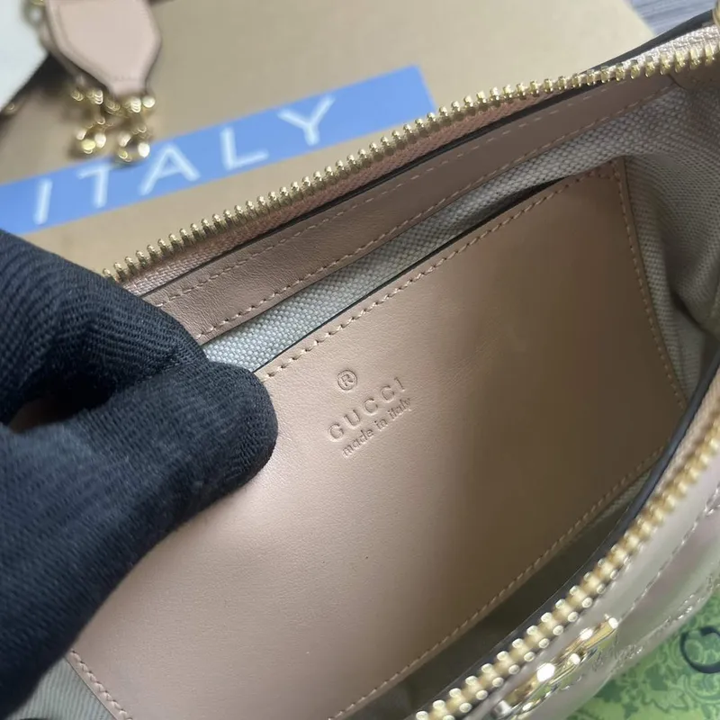 Gucci 735049 Crossbody bags GG matelassé handbag Rose beige leather