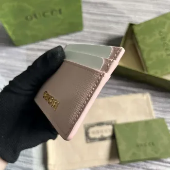Gucci 773428 Card Case With Gucci Script Light pink
