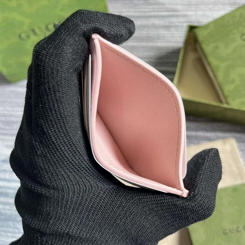 Gucci 773428 Card Case With Gucci Script Light pink