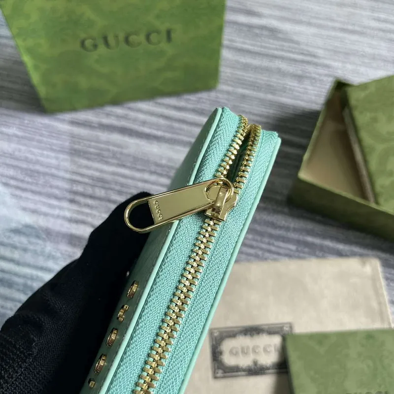 Gucci 772642 Zip Around Wallet With Gucci Script Pale green