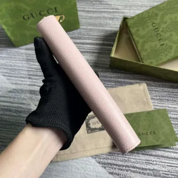 Gucci 772642 Zip Around Wallet With Gucci Script Light Pink