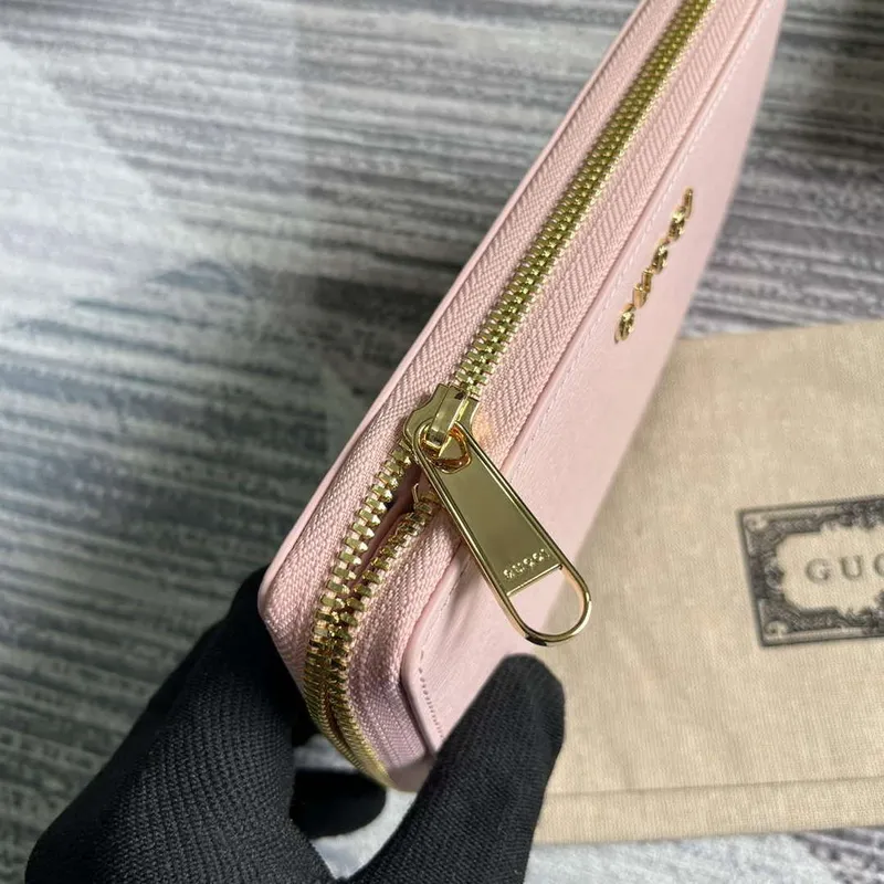 Gucci 772642 Zip Around Wallet With Gucci Script Light Pink