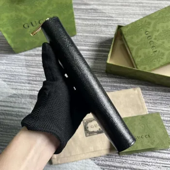 Gucci 772642 Zip Around Wallet With Gucci Script Black