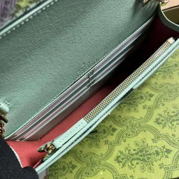 Gucci 772643 Chain Wallet With Gucci Script Pale green