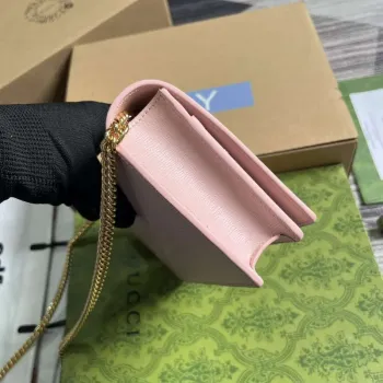 Gucci 772643 Chain Wallet With Gucci Script Light pink