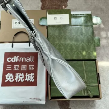 Gucci 751516 Blondie Medium Tote bag in Silver leather