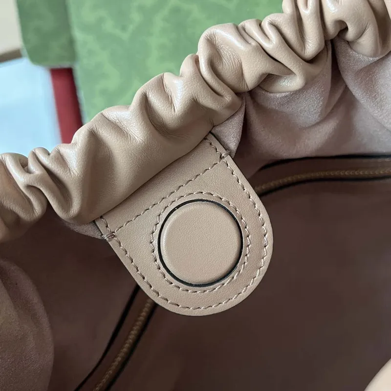 Gucci 746210 Gucci Deco medium tote bag in Apricot leather