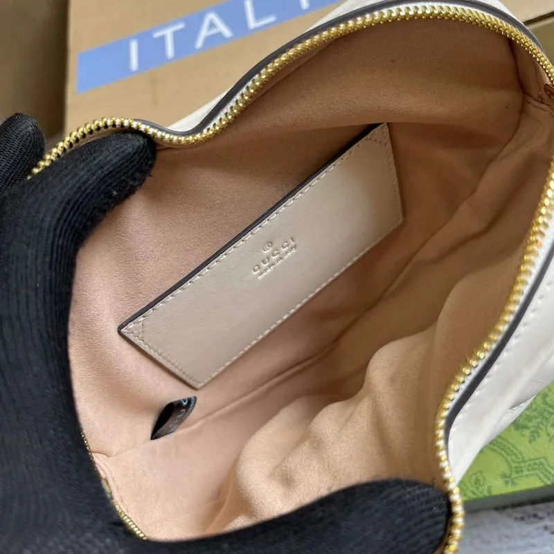 Gucci 751628 Interlocking G Mini Heart Shoulder Bag White