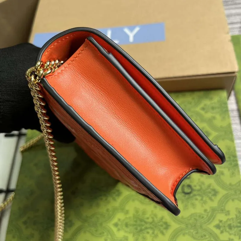 Gucci 723787 GG Matelassé Chain Wallet Orange
