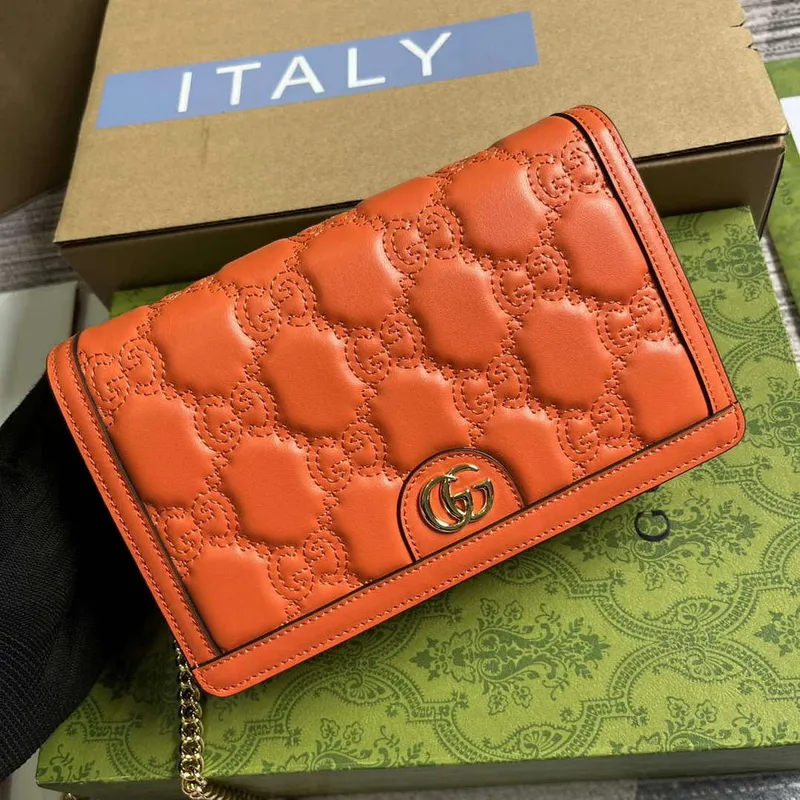Gucci 723787 GG Matelassé Chain Wallet Orange