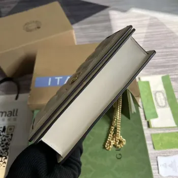 Gucci 723787 GG Matelassé Chain Wallet White