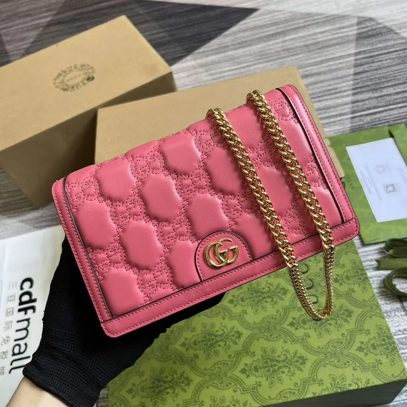 Gucci 723787 GG Matelassé Chain Wallet Rose pink