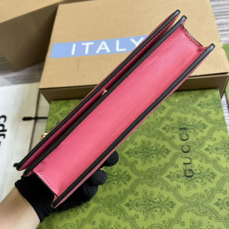 Gucci 723787 GG Matelassé Chain Wallet Rose pink