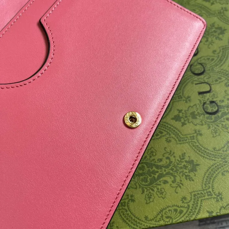 Gucci 723787 GG Matelassé Chain Wallet Rose pink