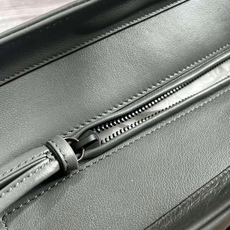 Gucci 725683 Large Tote Bag With Tonal Double G Gray