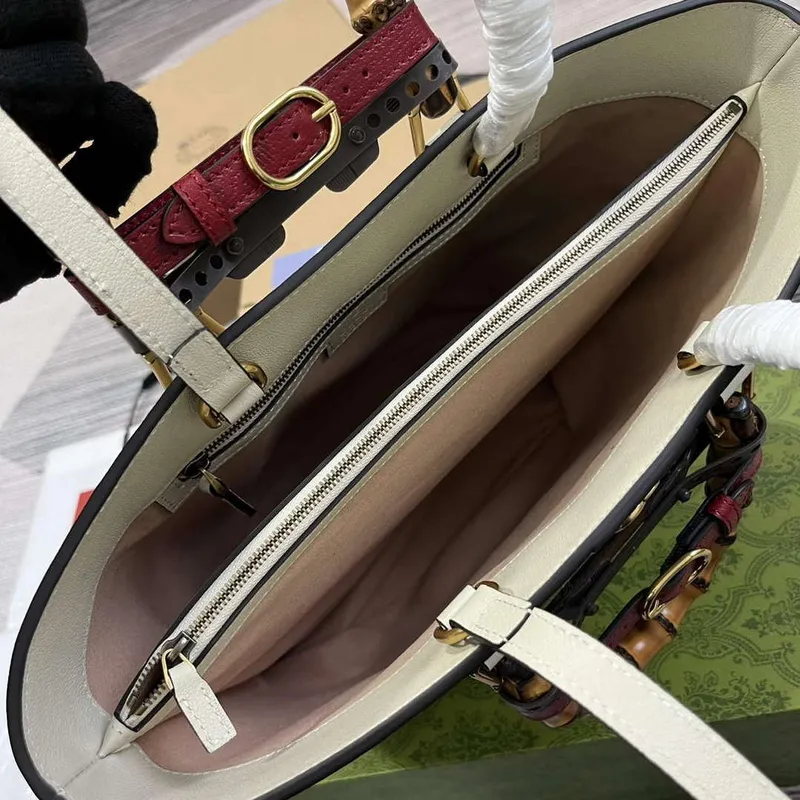 Gucci 750394 Gucci Diana Medium Tote Bag White leather