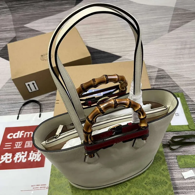 Gucci 750394 Gucci Diana Medium Tote Bag White leather